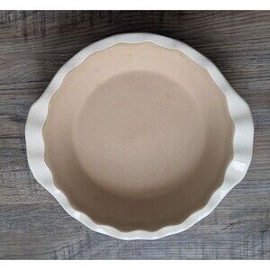 Pampered Chef 9" Deep Dish Fluted Stoneware Pie Plate White French Vanilla